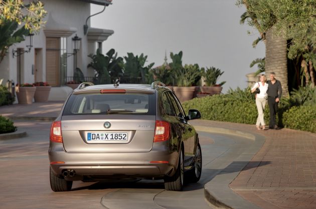 Skoda Superb Combi:
4